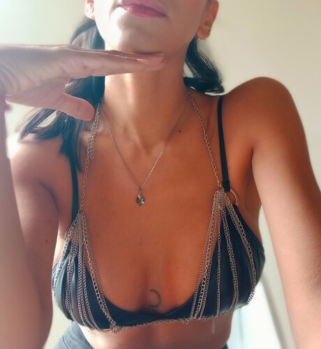 Simone 00 xxx pornostar archiv