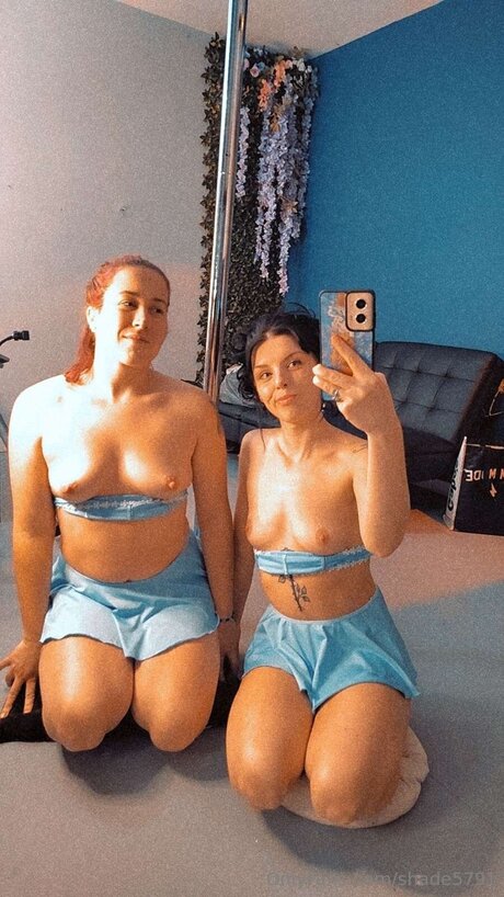 zierliche brünette nur fans perfekte nette foto