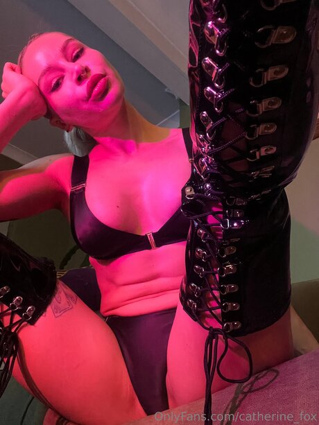 Catherine Fox sexy nackten galerie