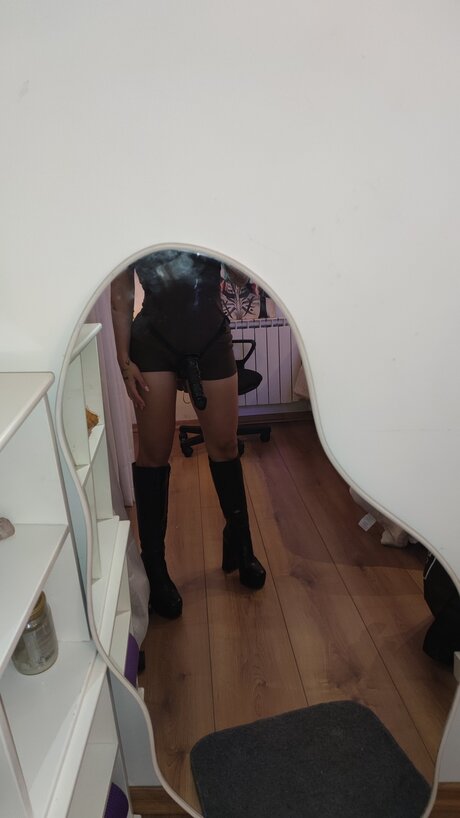 Mia Goddes nackt kunst bild