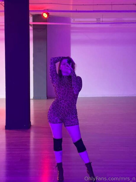 Mrs N erotische nackten bilder