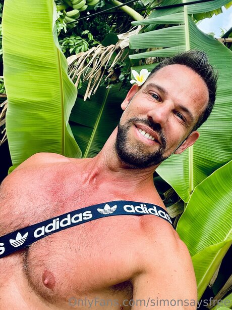 Simonsaysfree xxx bild