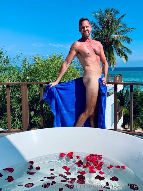 Simonsaysfree porno akt fotos