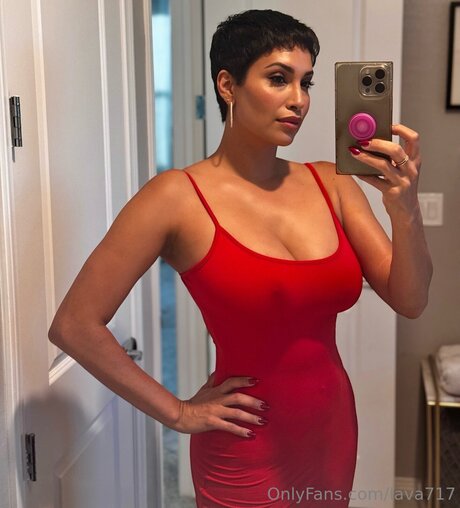 heißeste ladyboy-onlyfans exklusive sex bilder