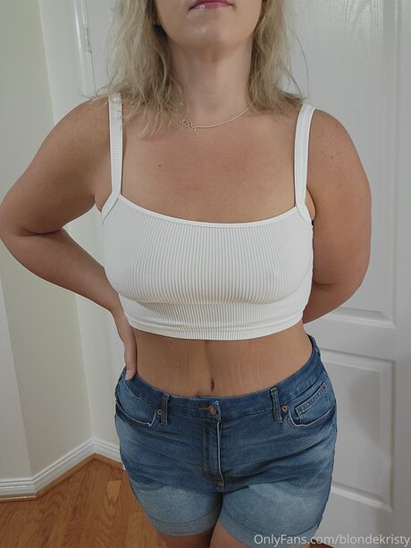 maskenbildnerin onlyfans schöne foto