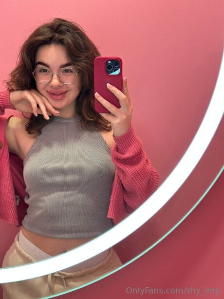 Shy Imp top perfekte galerie