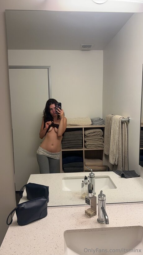 Ho11ywoodgirl model nackten foto