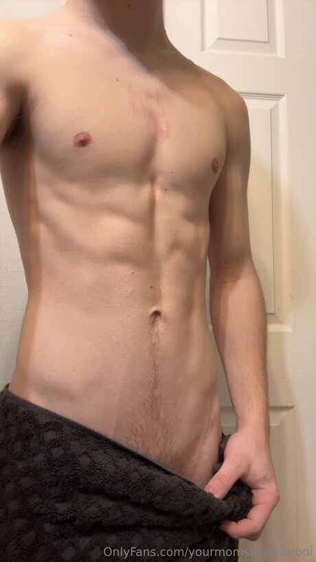 Yourmomsfavoriteboi exklusive erotische fotos
