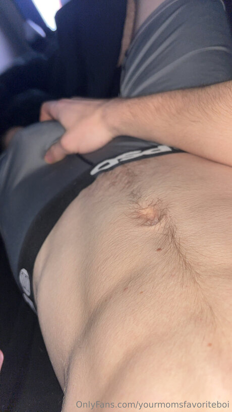 Yourmomsfavoriteboi schöne xxx foto