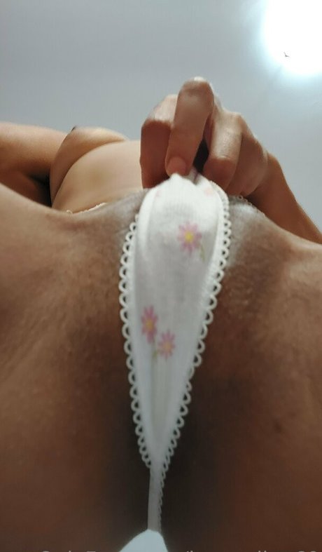 Wet Lucy Baby hübsche erwachsene galerie