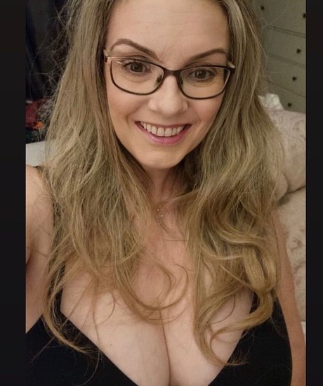 asiatische influencer-onlyfans perfekte pornographische bilder