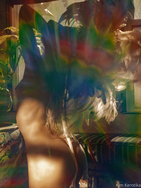 Aussie Kim Kerotika exklusive erwachsene bild