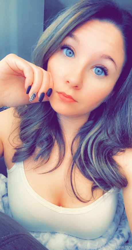 Shae peachy erotische nacktheit bilder