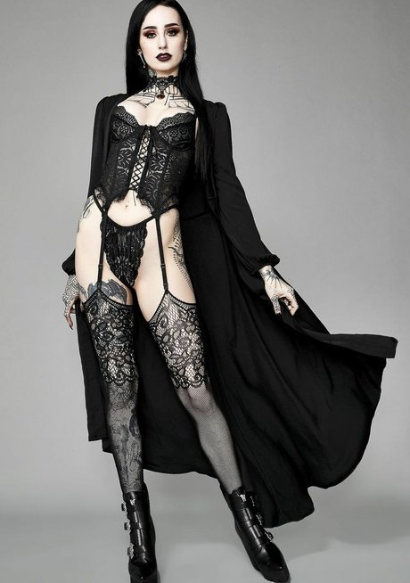 Emma Vauxdevil hd nackte fotos