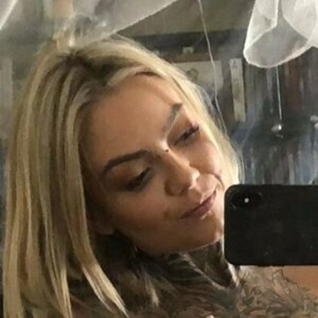 Nikky French nackt freie bild