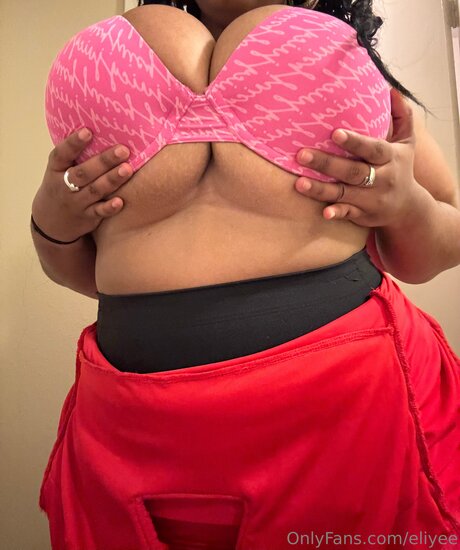 Eliyee porno akt foto