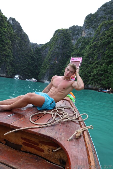 dünnes model onlyfans nackt xxx galerien