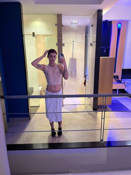 kleiner schwanz shemale onlyfans kunst nackt bilder