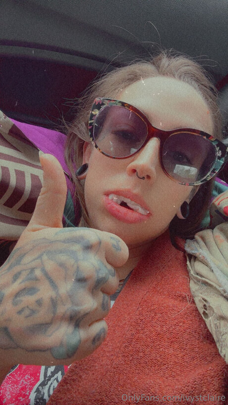 Ivystclaire xxx top bild