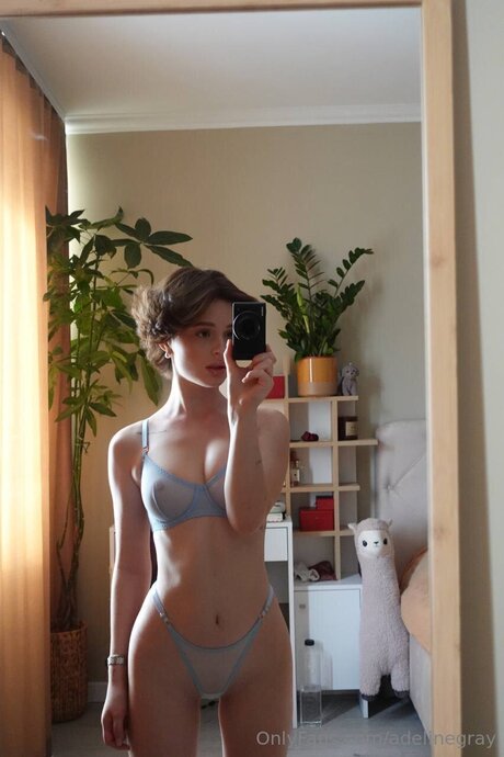 Adelinegray beste sexy fotos