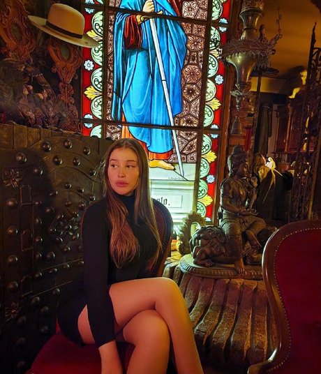 Giulia Valeriani hd galerien