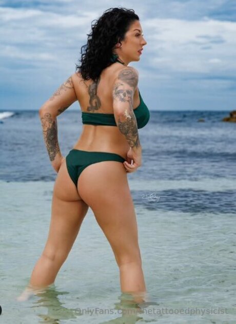 Thetattooedphysicist sexy kunst galerie