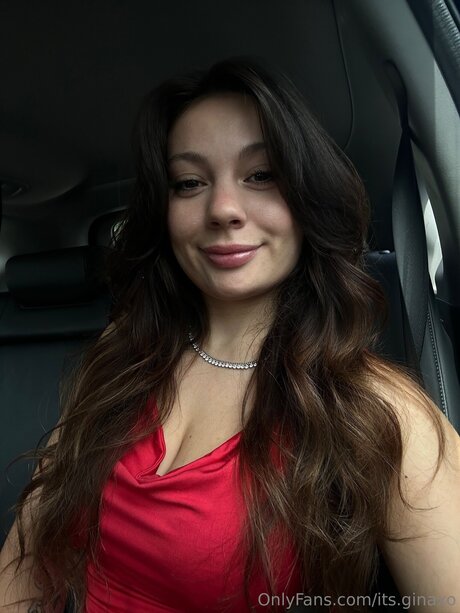 Its Ginaxo nackt hübsche foto