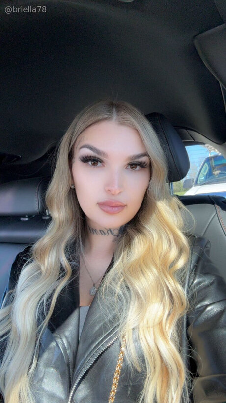 Sexybriellah pornostar nackt bilder