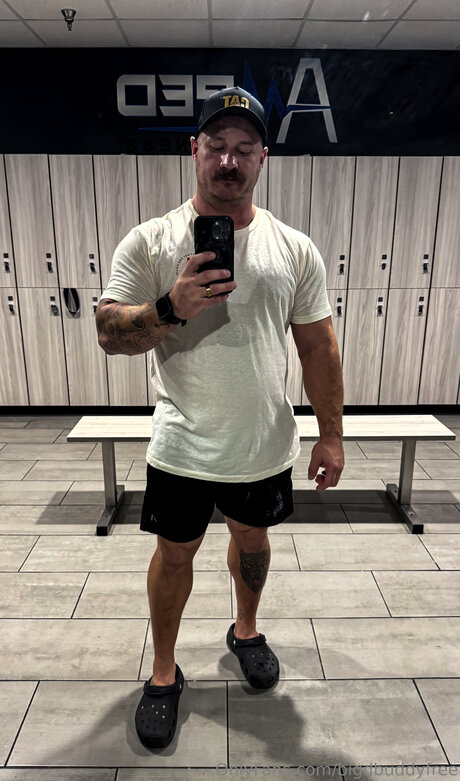 arabische kurvige onlyfans schöne foto