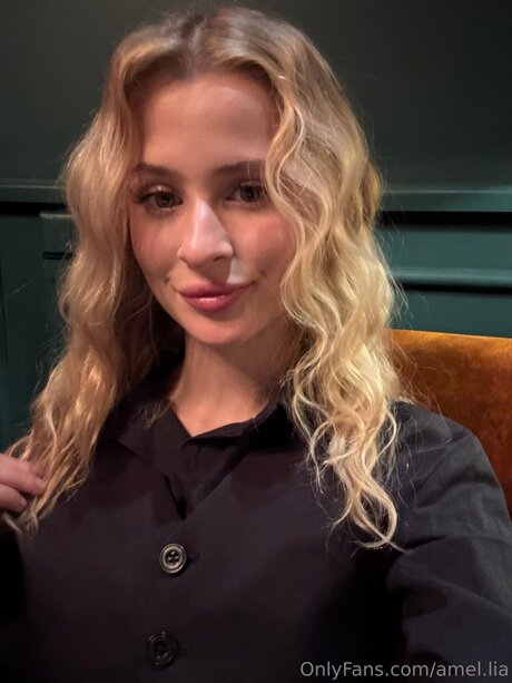 Amel Lia xxx kunst galerien