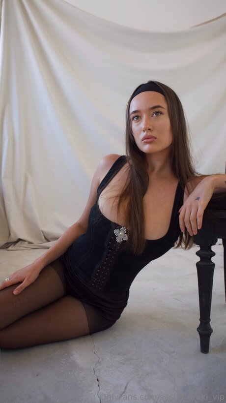 Sasha Araki Vip nackt nette bild