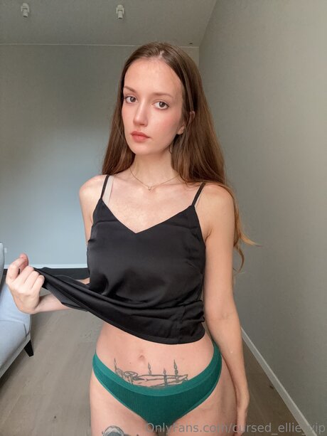 anfällige knochen-onlyfans exklusive nackte galerie