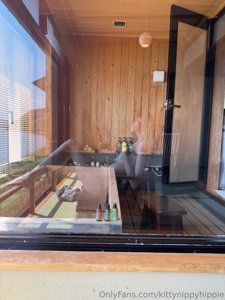 Kittynippyhippie pornographische bilder