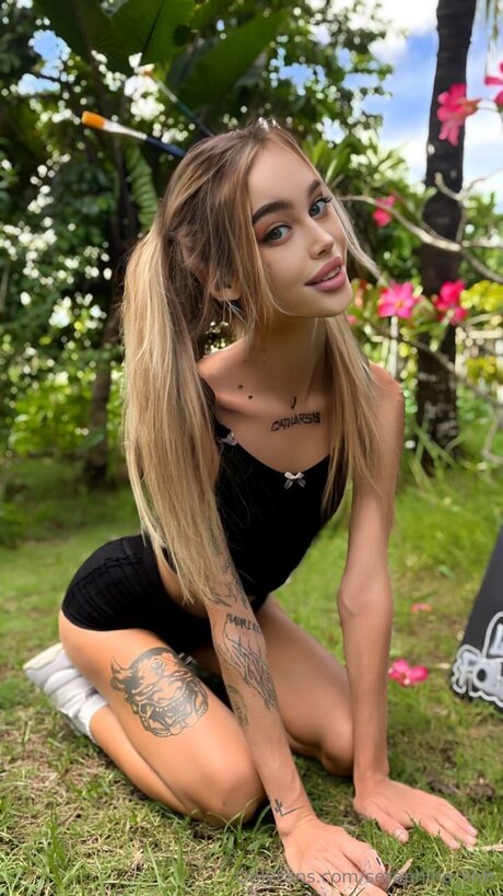 Seraphina Shh erwachsene erotische archiv