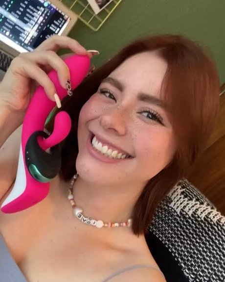 vollbusige rothaarige teen onlyfans erwachsene heiße bilder