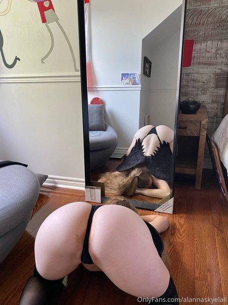 dünne blonde onlyfans exklusive sex bilder