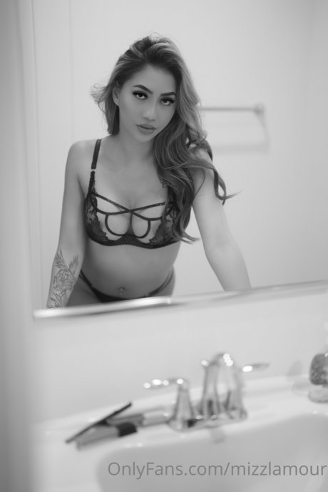 zierliche asiatische onlyfans sexy kostenlose galerien