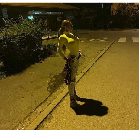 büro-milf-onlyfans nackt hübsche foto