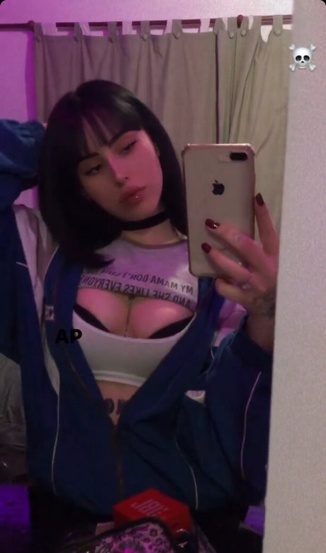 vollbusige brünette onlyfans nackt erotische bilder