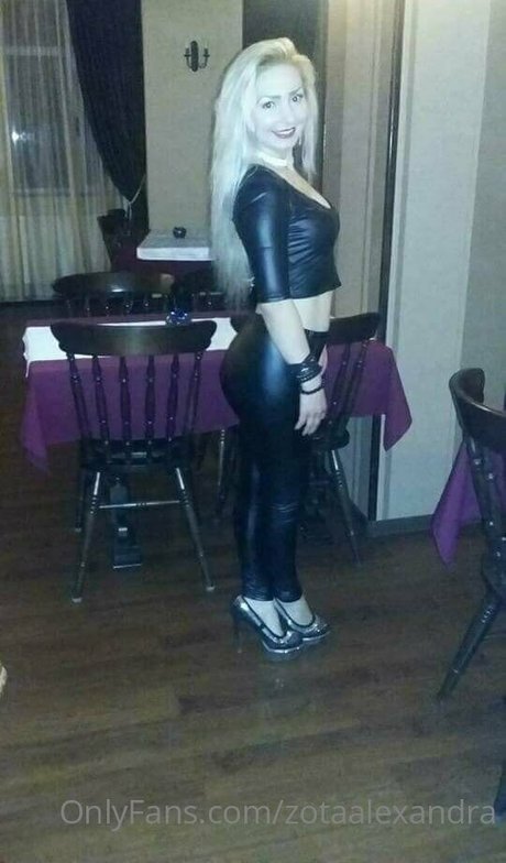 zotaalexandra kunst erwachsene fotos