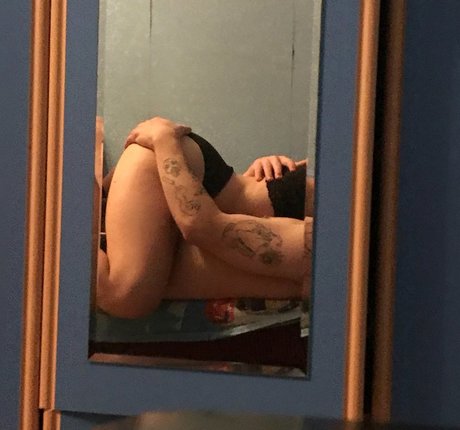 küken mit schwänzen onlyfans nacktheit sexy bild