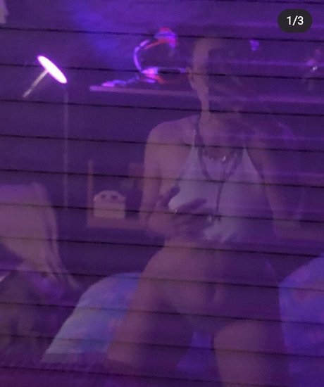 asiatische weibliche onlyfans schöne nette bild