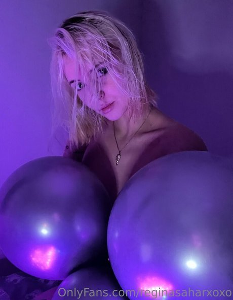 Regina Sahar sexy erwachsene foto