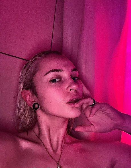 Regina Sahar erotische pornographische fotos