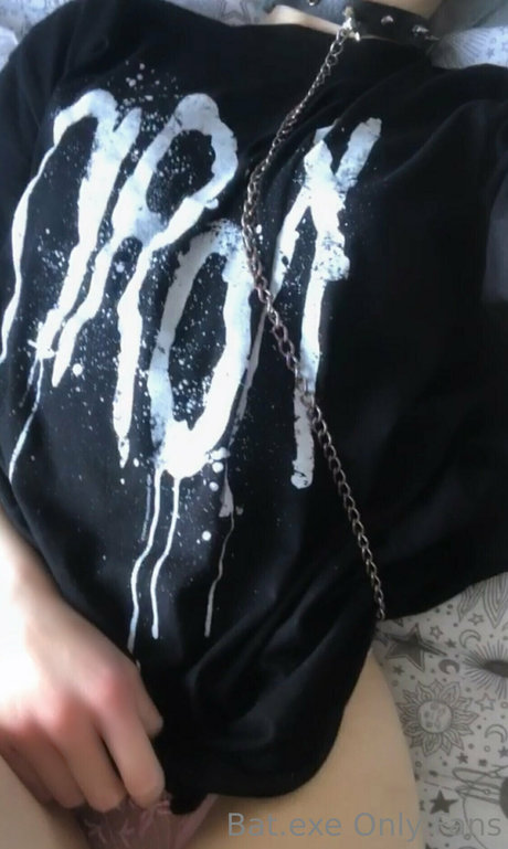 Bat Exe hübsche nackten foto