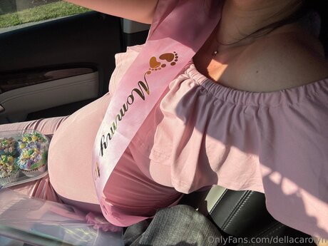 Dellacarolyn erotische perfekte fotos