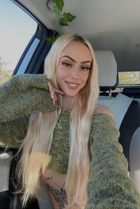 Laveenalove model kostenlose bilder