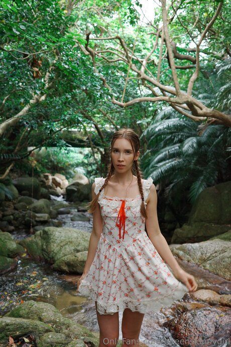 Eireenskinnygirl hübsche xxx archiv