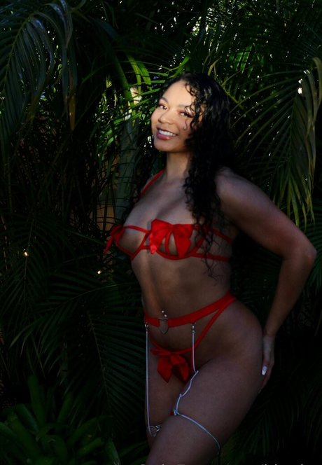 Koryanna Beavers erotische nackten bild