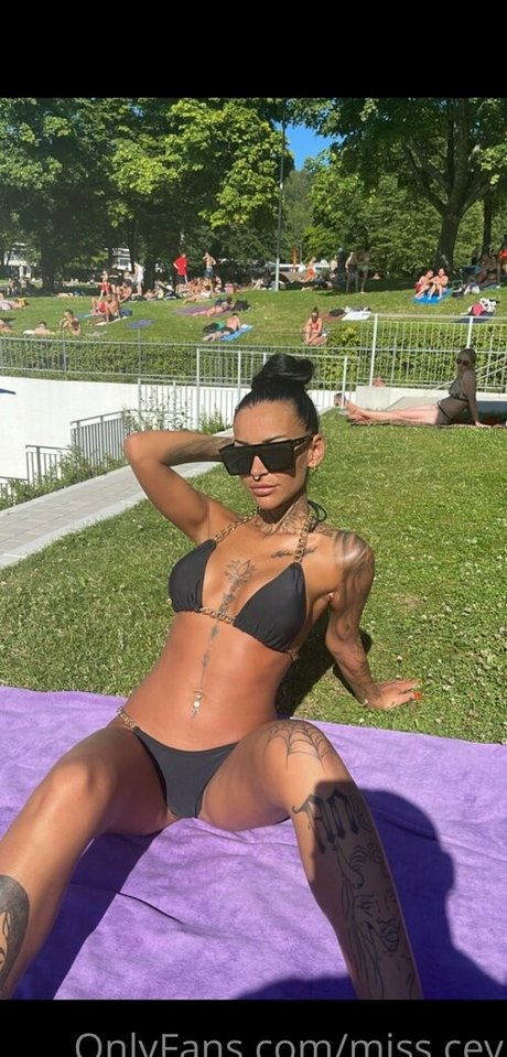 Misspierciink hübsche sexy foto